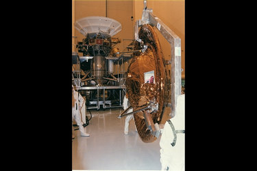 Huygens ready for integration with Cassini Orbiter