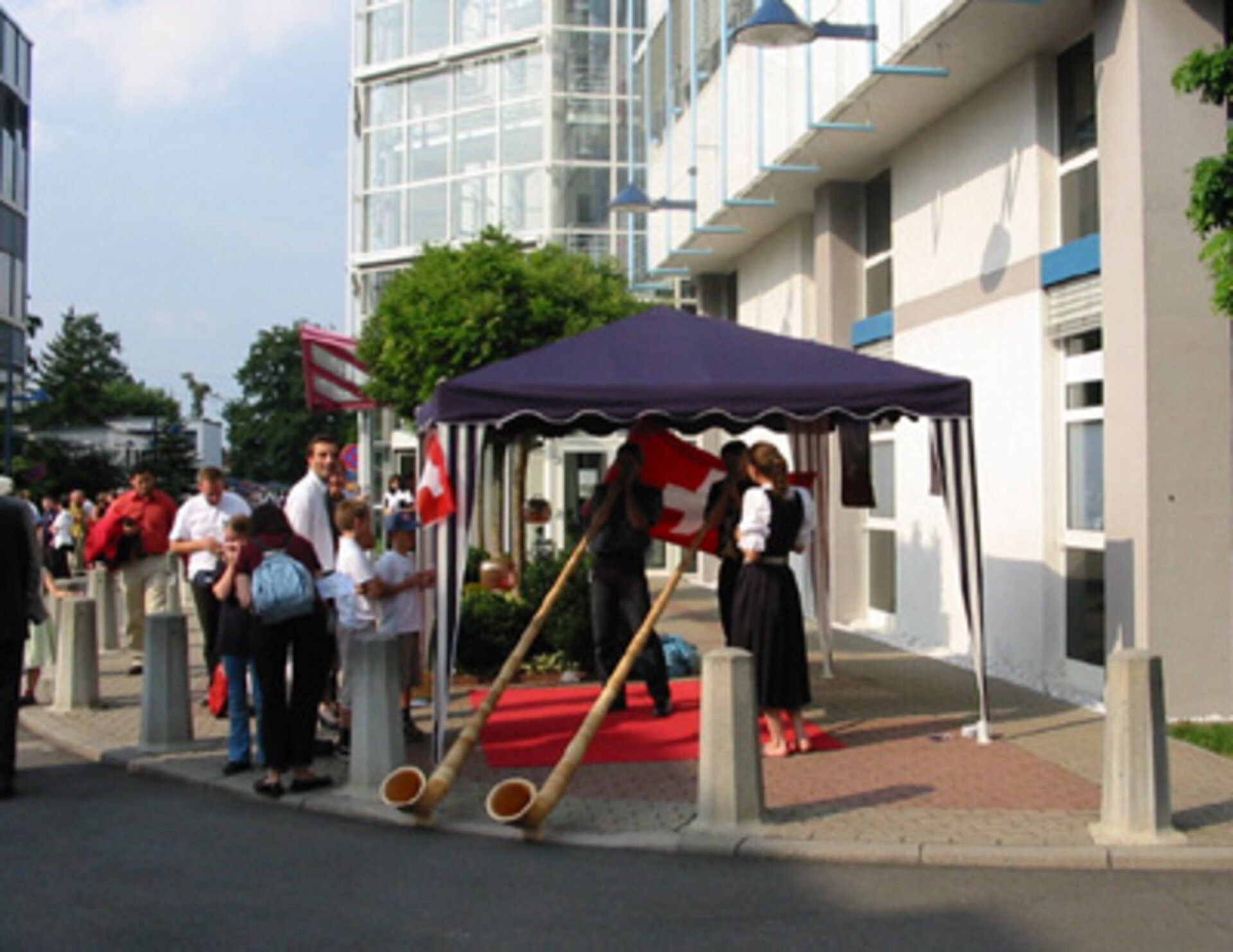 Alphorn blasen ist schwer