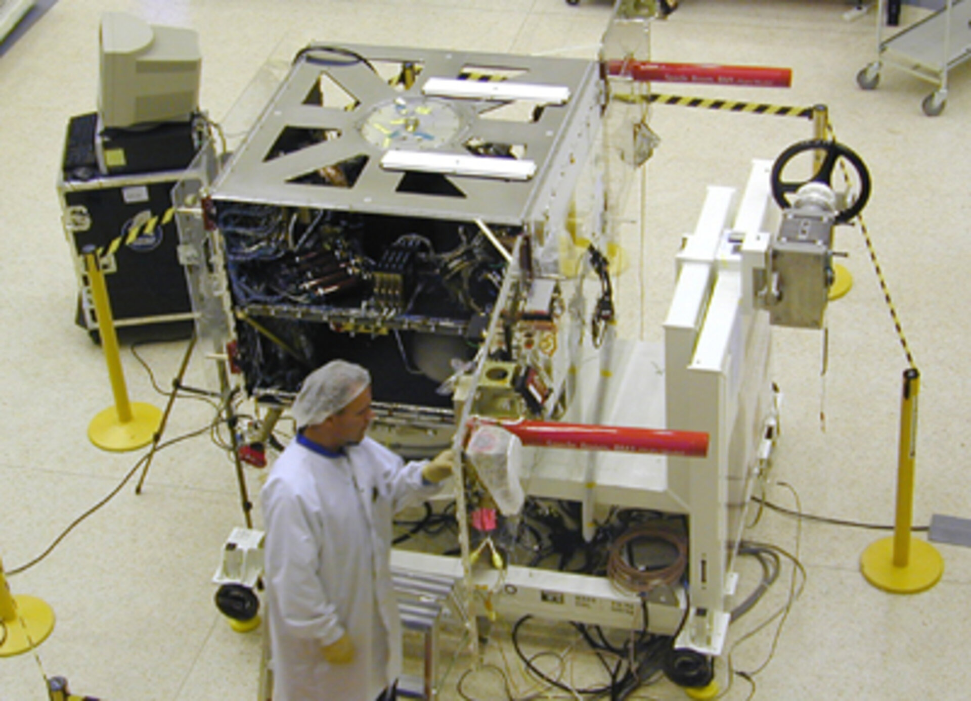 SMART 1 in der Montagehalle bei Astrium