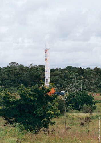 Ariane 5 booster on the move