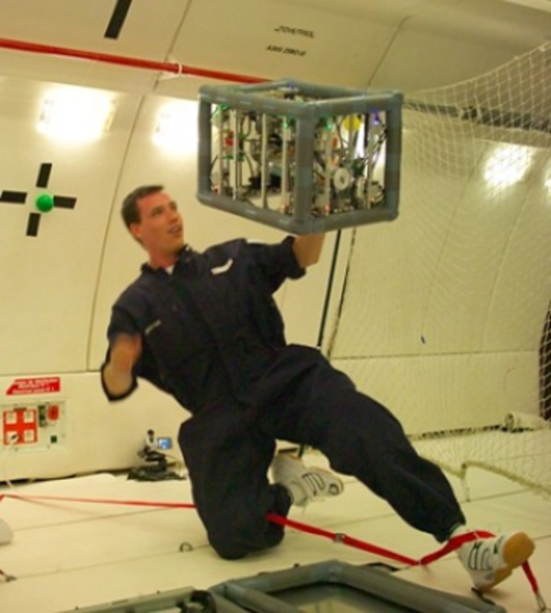 Team 1009 finally flies their Colibri robot in weightlessness