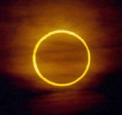 Onder meer in Madrid is de eclips ringvormig