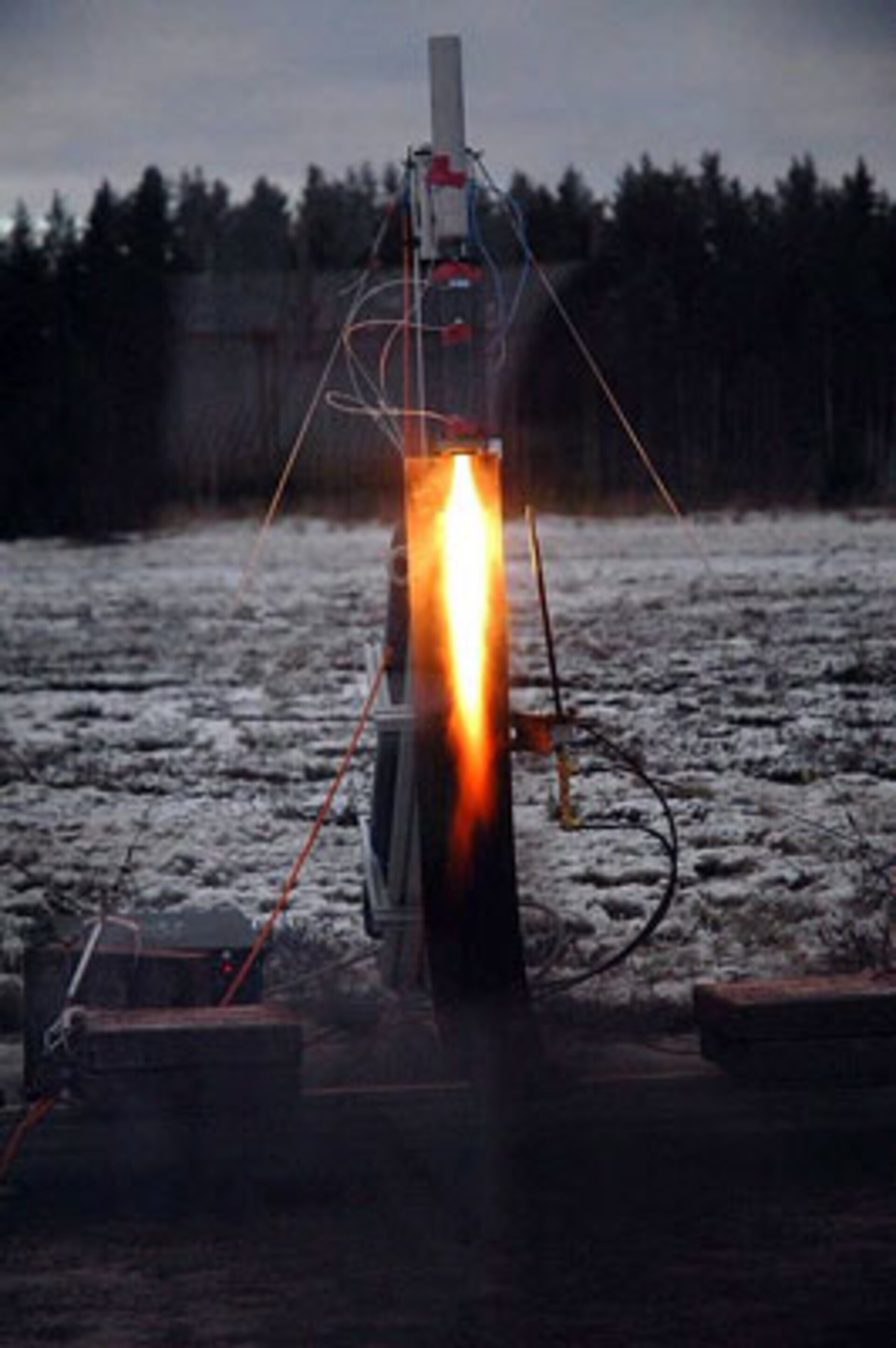 Supikoiran rakettimoottoria koekäytetään