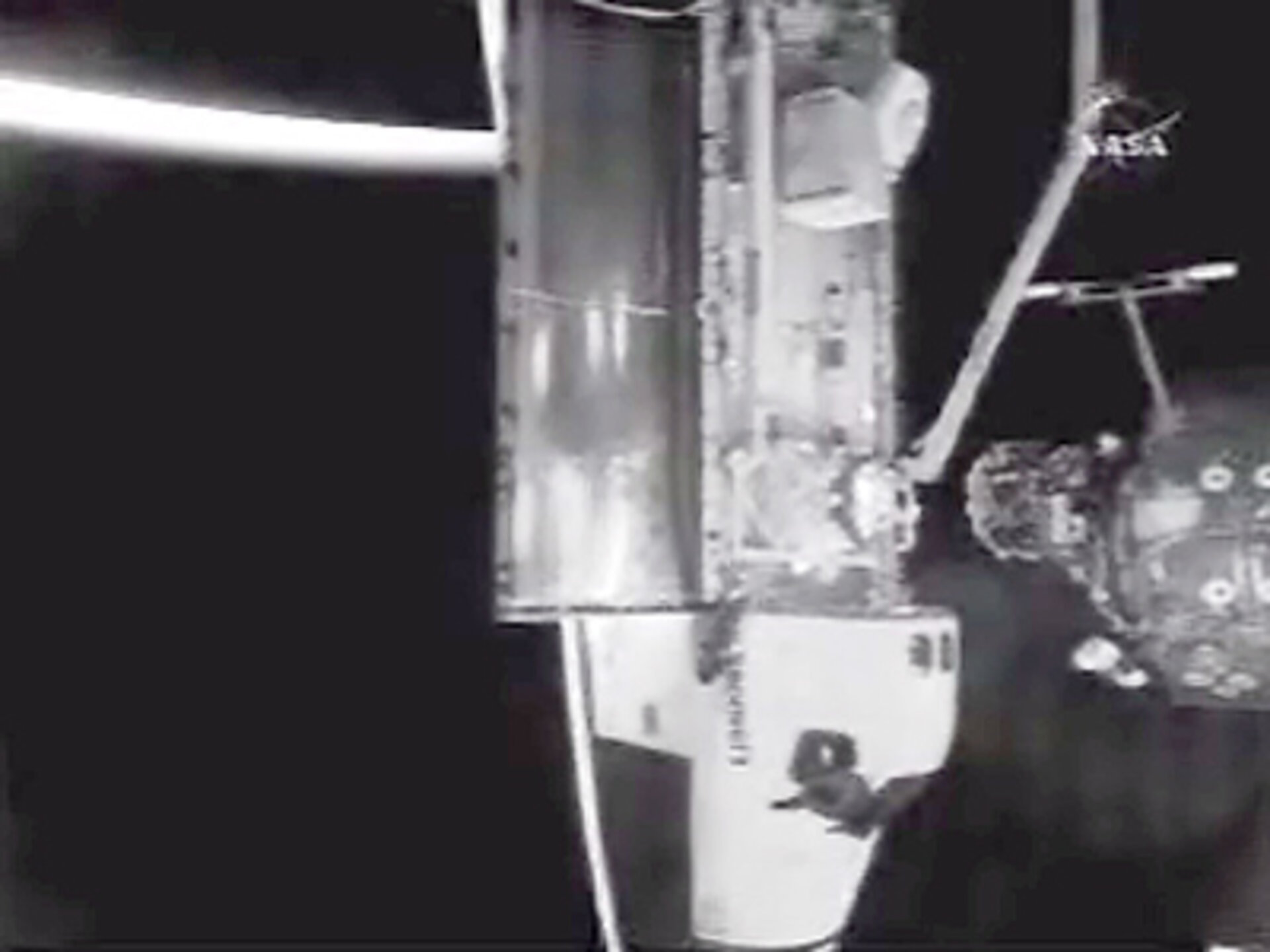 Discovery approaches the docking port