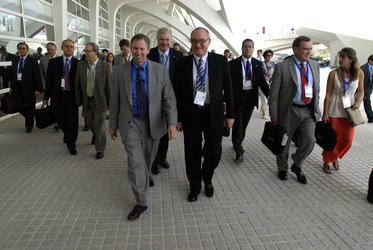 Mr. Dordain (right) and Mr. Griffin (left) at the IAC in Valencia