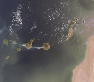 Blazes burn 10 000 hectares of woodland in Gran Canaria