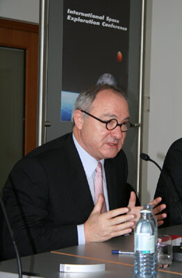 Jean-Jaques Dordain erläutert die Explorationsstrategie der ESA