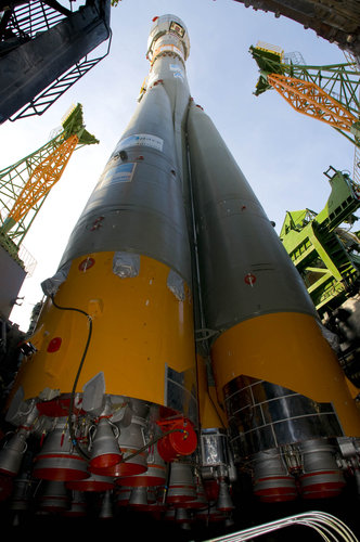 The Soyuz-Fregat launch vehicle carrying GIOVE-B on launch pad