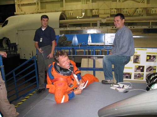 Jag har lyckats utrymma rymdfärjan i tid.