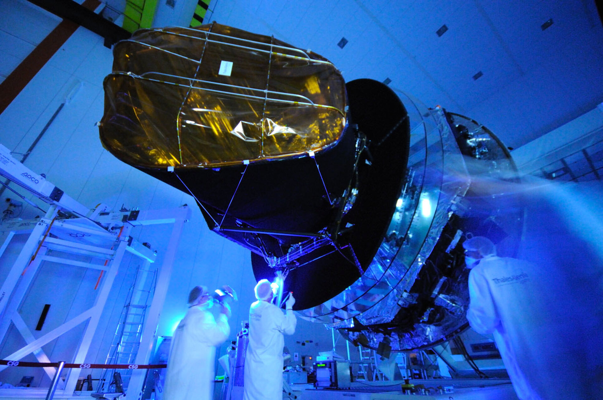 Planck inspection under ultraviolet light
