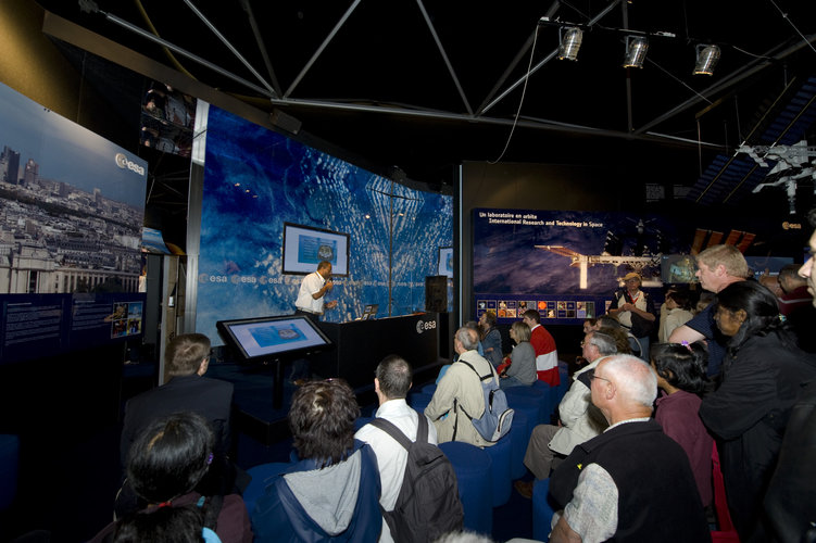 'Europe and the ISS, the ATV and its evolution' presentation to the public by Eric Joseph-Gabriel