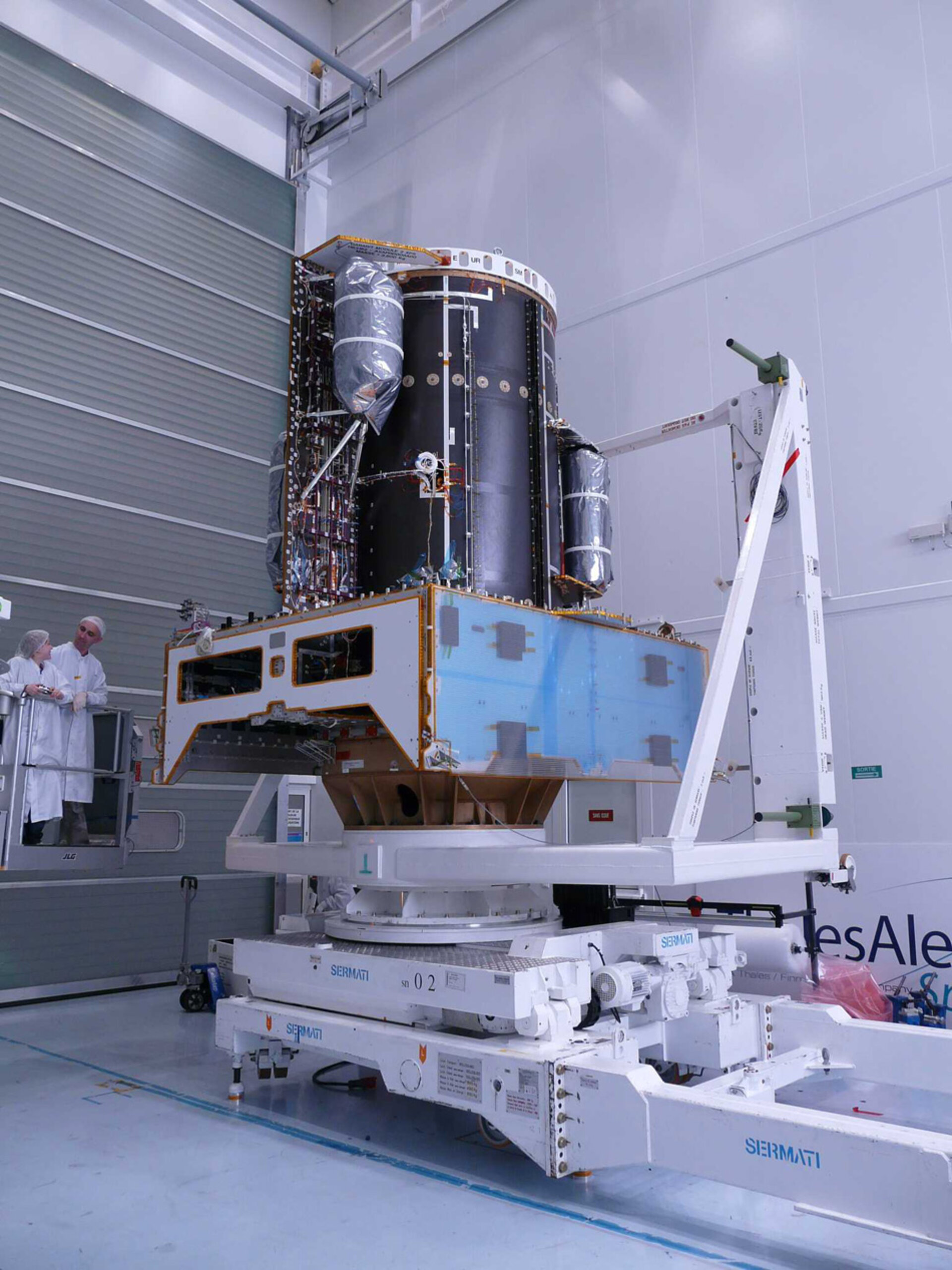 Alphabus Service Module container preparation