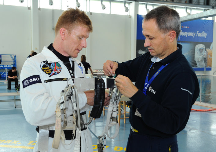 Timothy Peake preparing for EVA training
