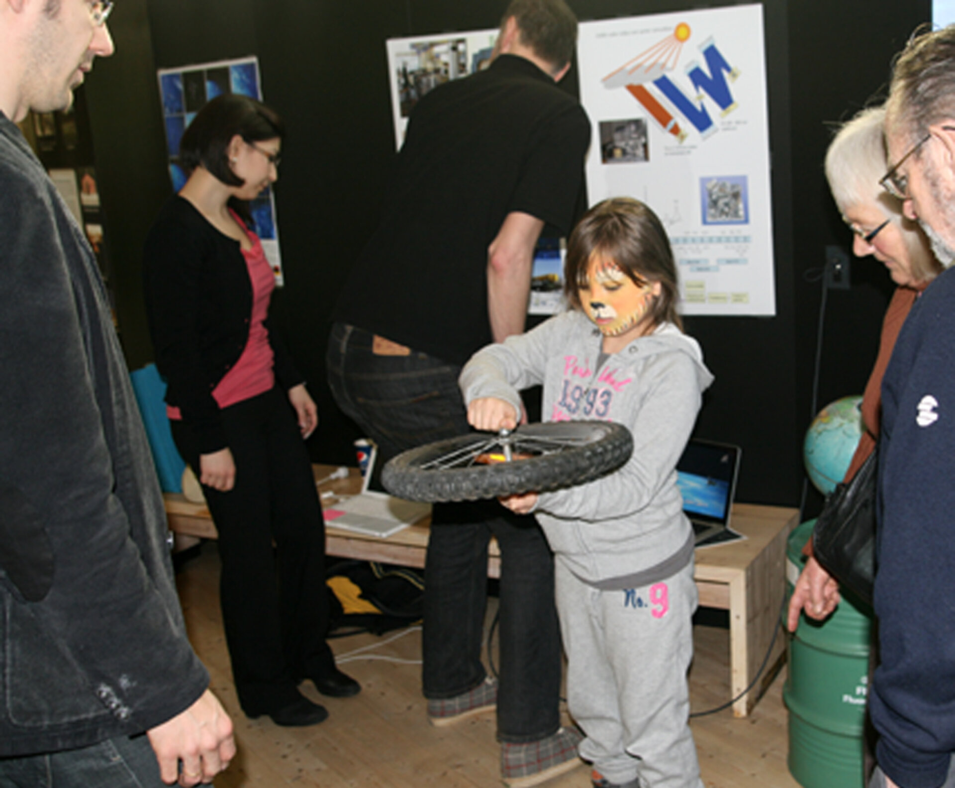 Barnen fick bland annat testa hur ett gyro fungerar.