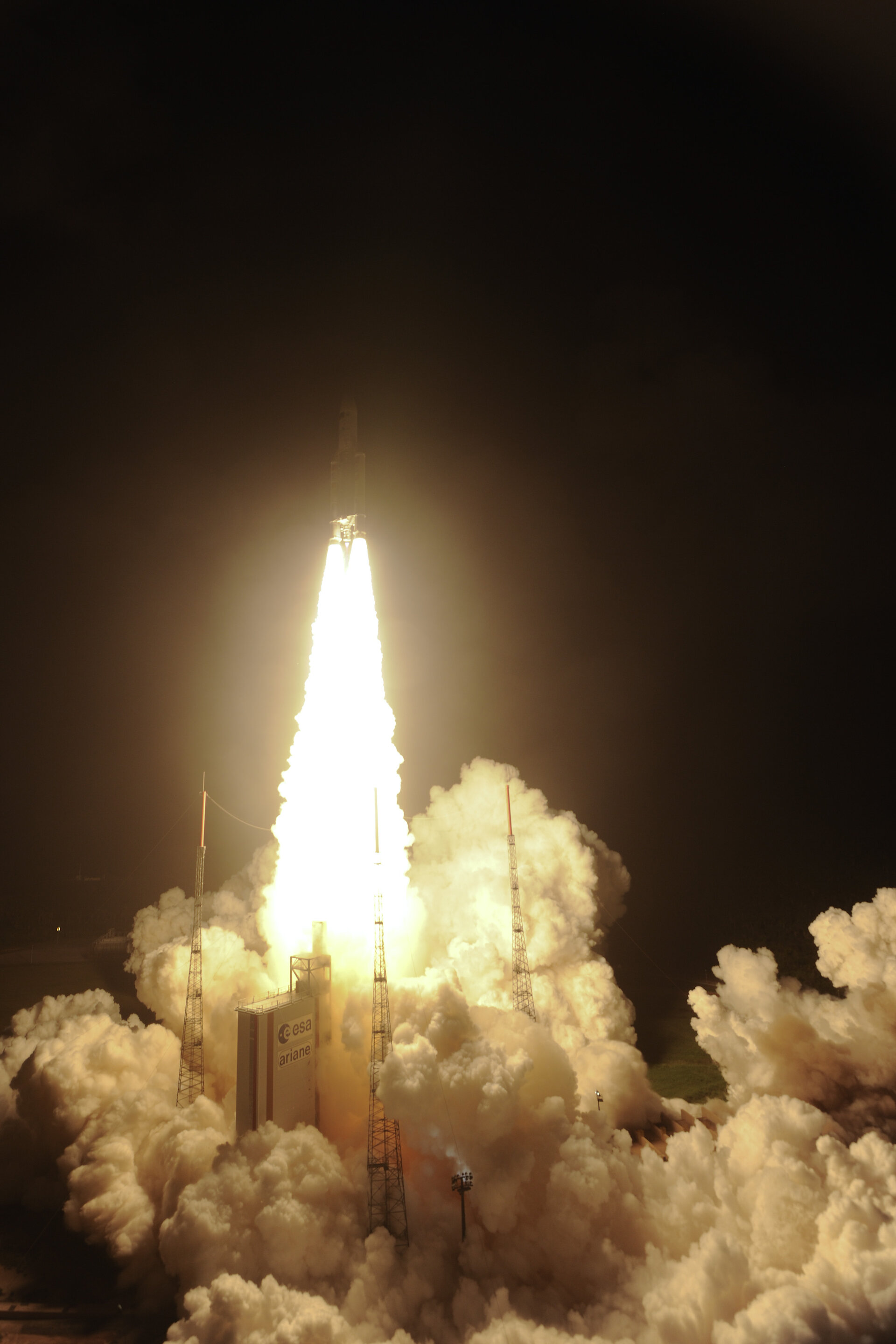 Liftoff of Ariane 5 VA205 with ATV-3