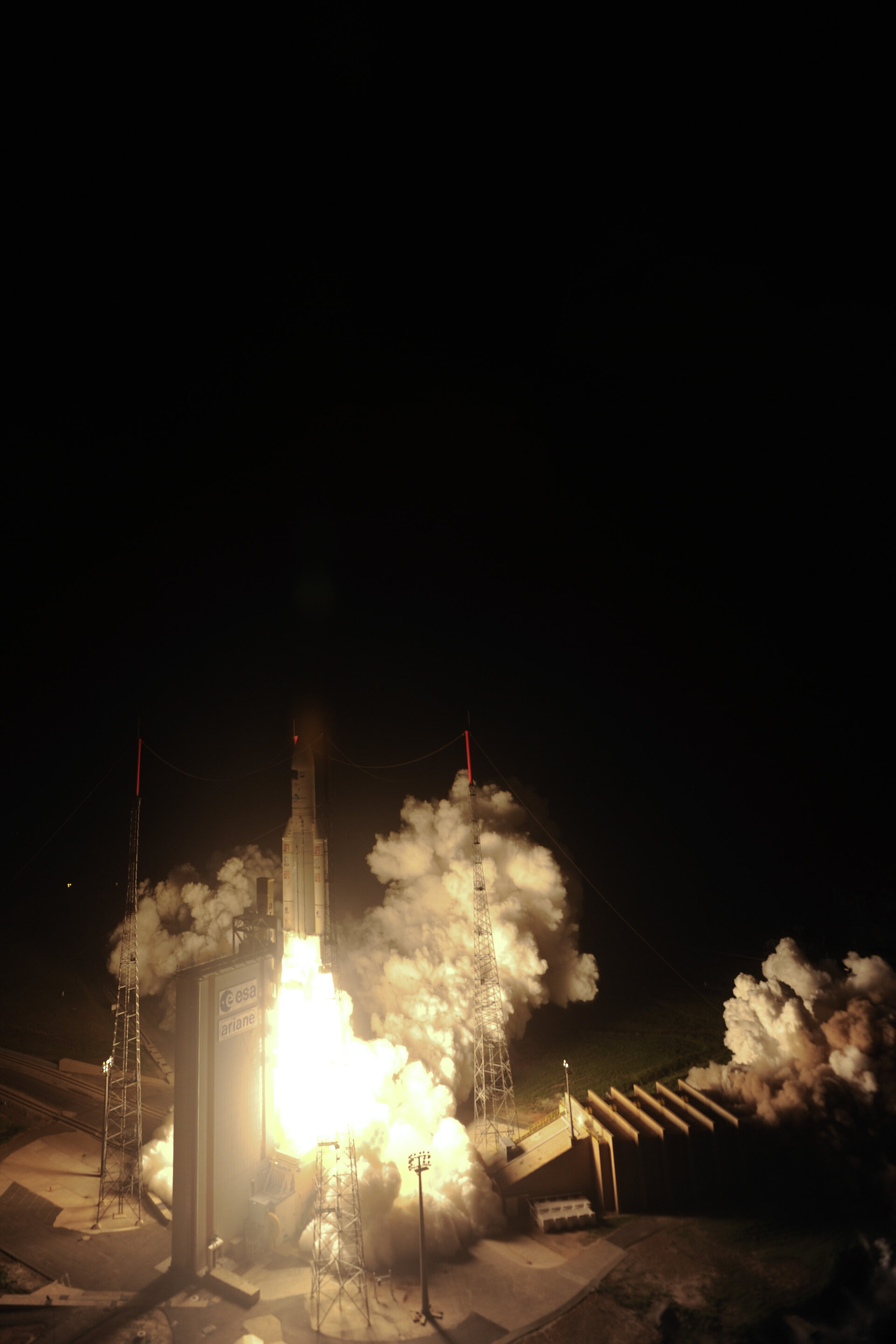 Liftoff of Ariane 5 VA205 with ATV-3
