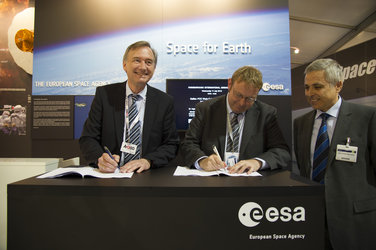 Contract Signature for Galileo Full Operational Capability Work Order 2, Farnborough airshow, 11 July 2012