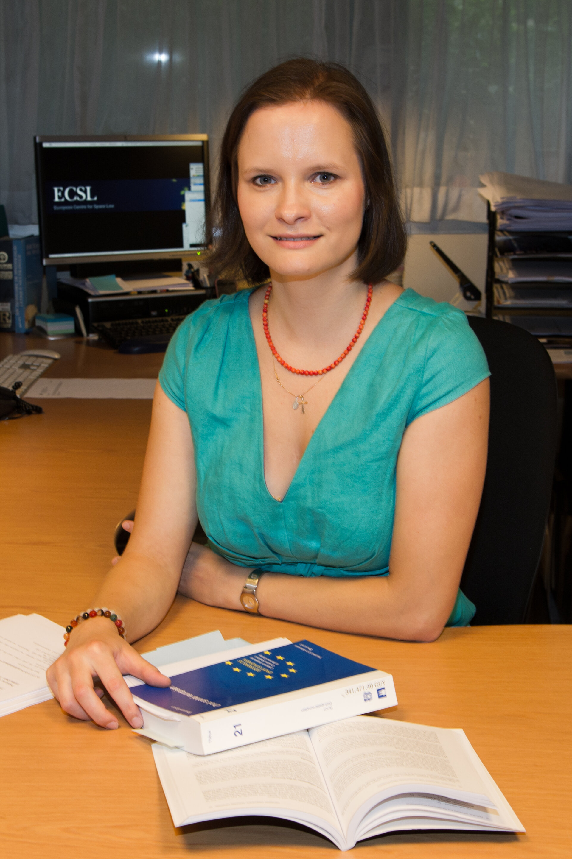 Karolina Rybářová působí v na ředitelství ESA v Paříži.