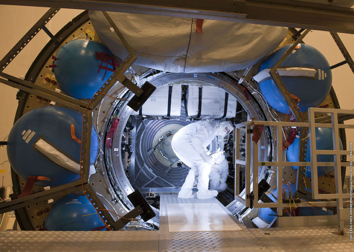 Loading cargo before launch