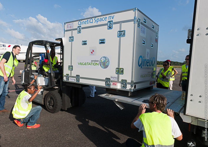 Proba-V arrives at Félix Eboué airport