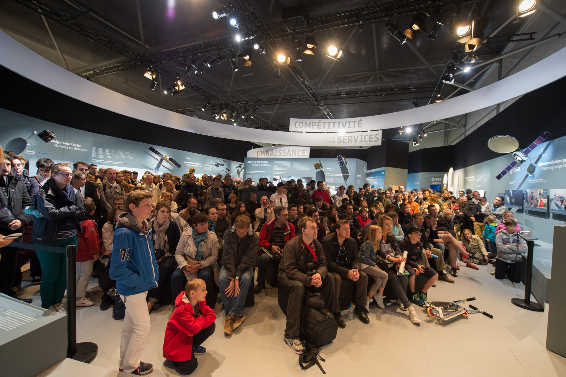 Public during the "Working in Space" lively presentation