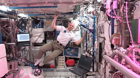 Alexander Gerst stellt UNICEF-JuniorBotschafter vor