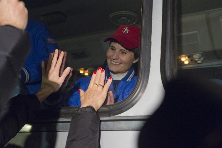Samantha Cristoforetti waves farewell to family and friends