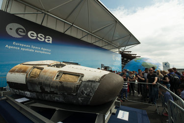 Public in front of the ESA Pavilion, Paris Air and Space Show
