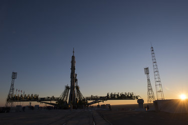 Soyuz TMA-19M spacecraft moved into vertical position