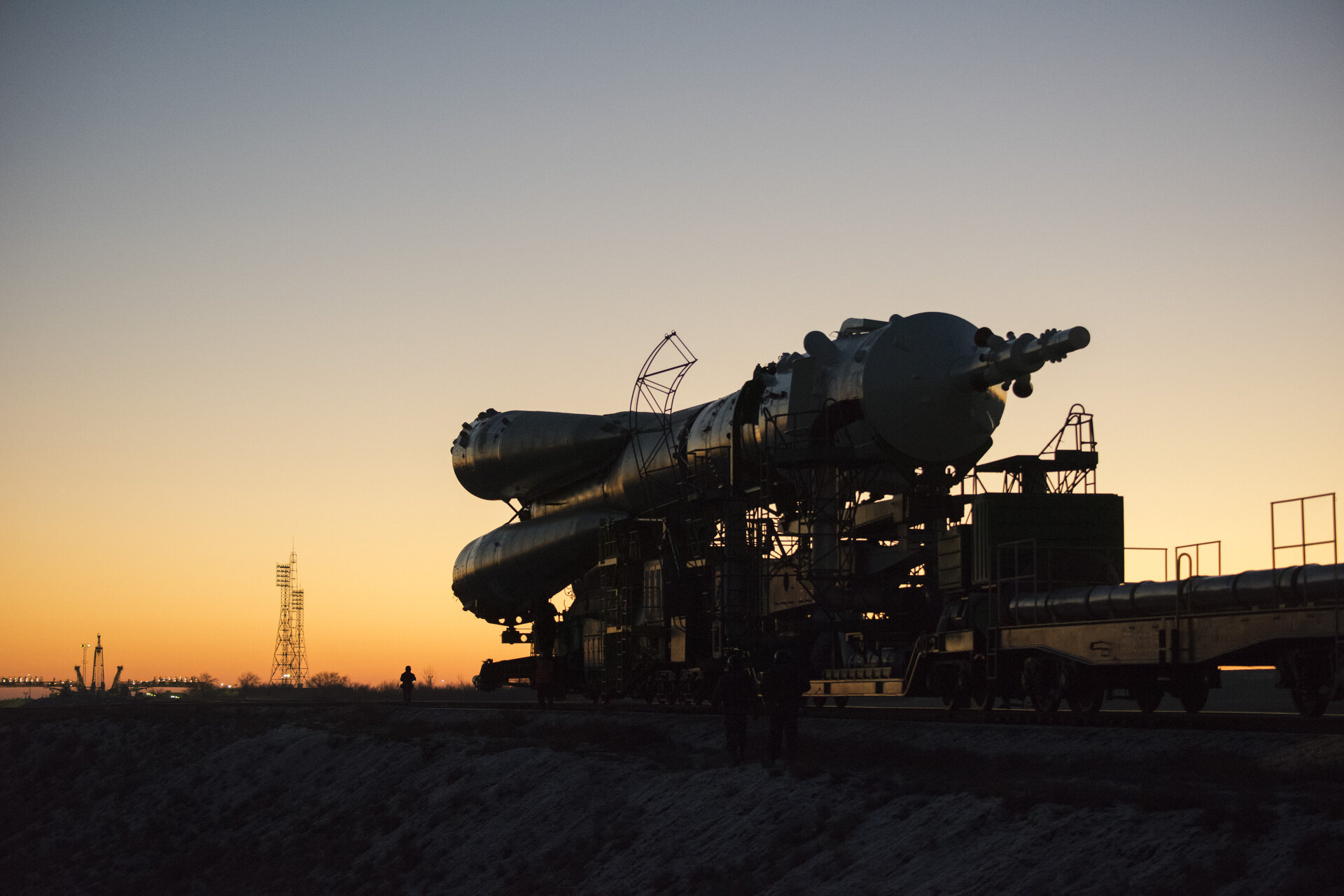 Soyuz TMA-19M spacecraft roll out