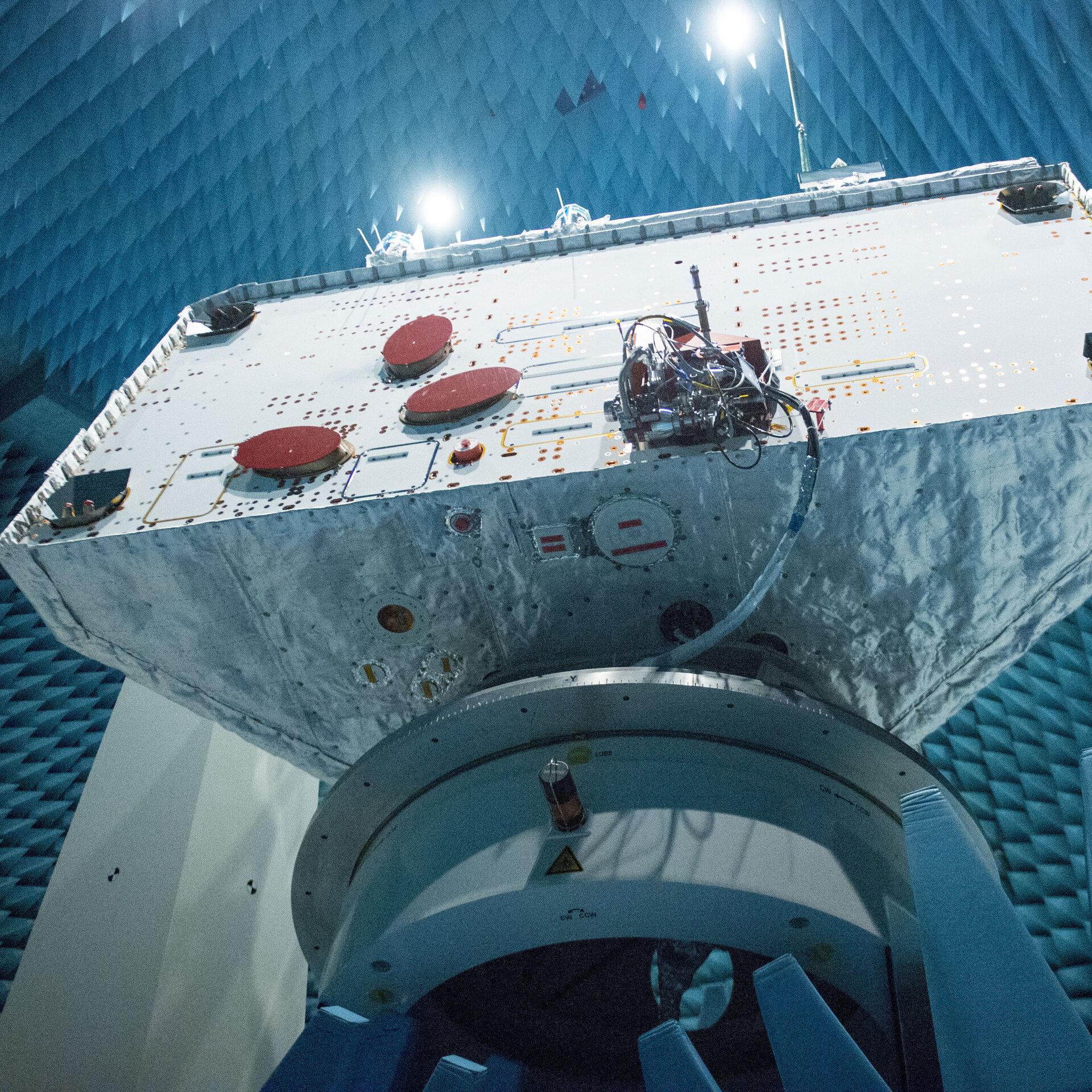 Radio testing of BepiColombo orbiter