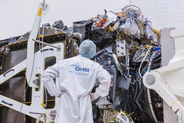 SmallGEO AG1: Visual inspection of 0g-Device Installation for antenna deployment