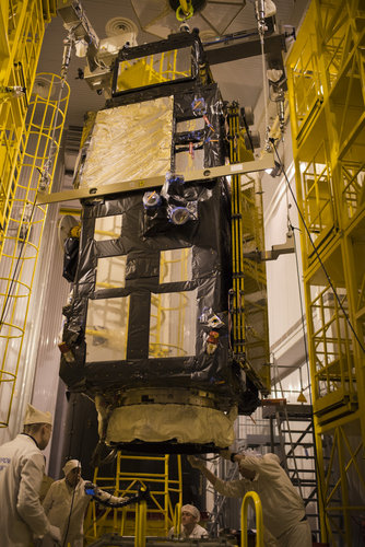 Mating of Sentinel-3A on Breeze 