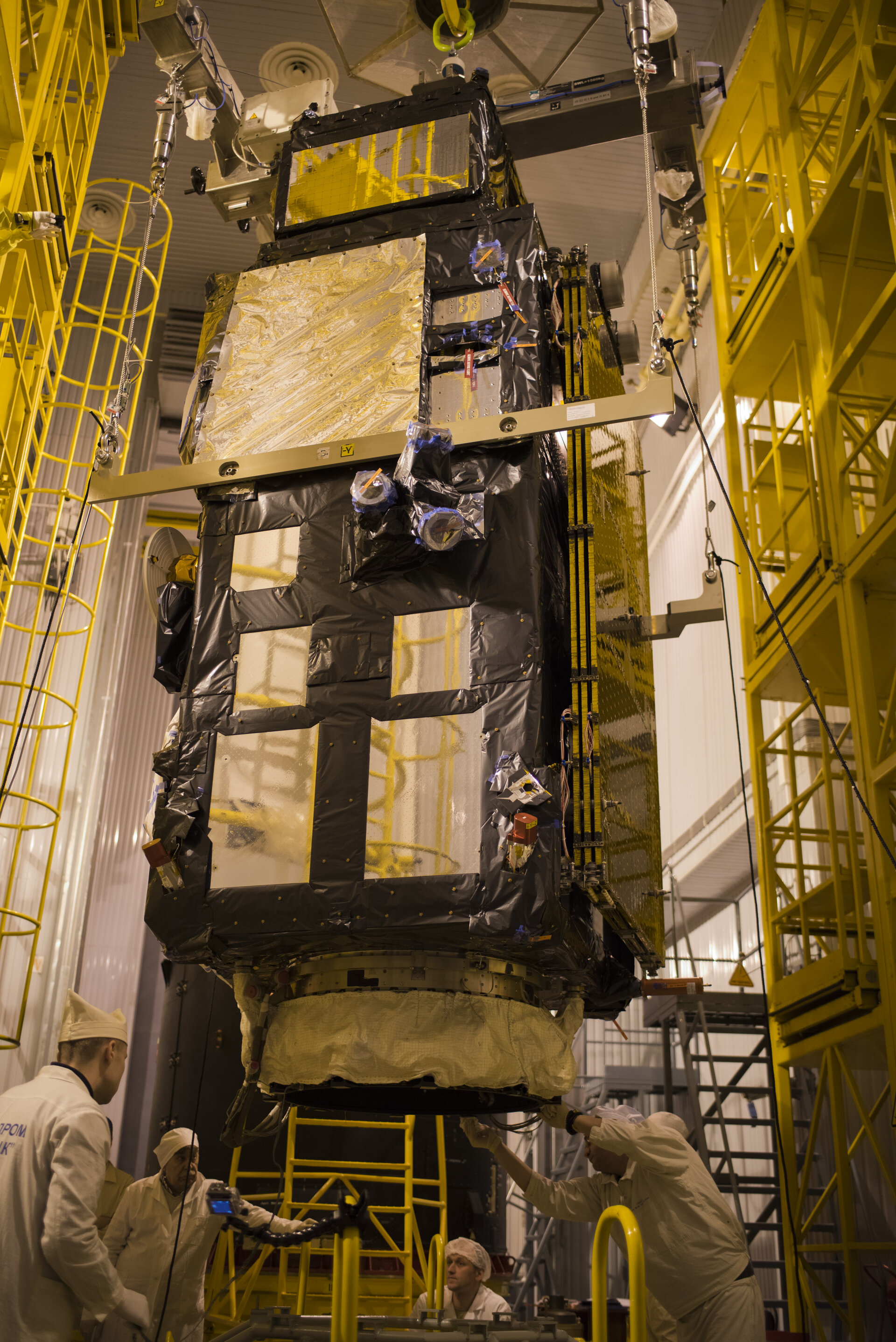 Mating of Sentinel-3A on Breeze 