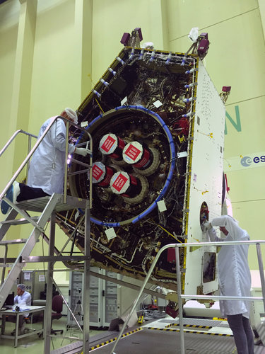 Mercury Transfer Module with integrated ion thrusters 