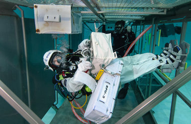 Matthias Maurer at ESA's Neutral Buoyancy Facility