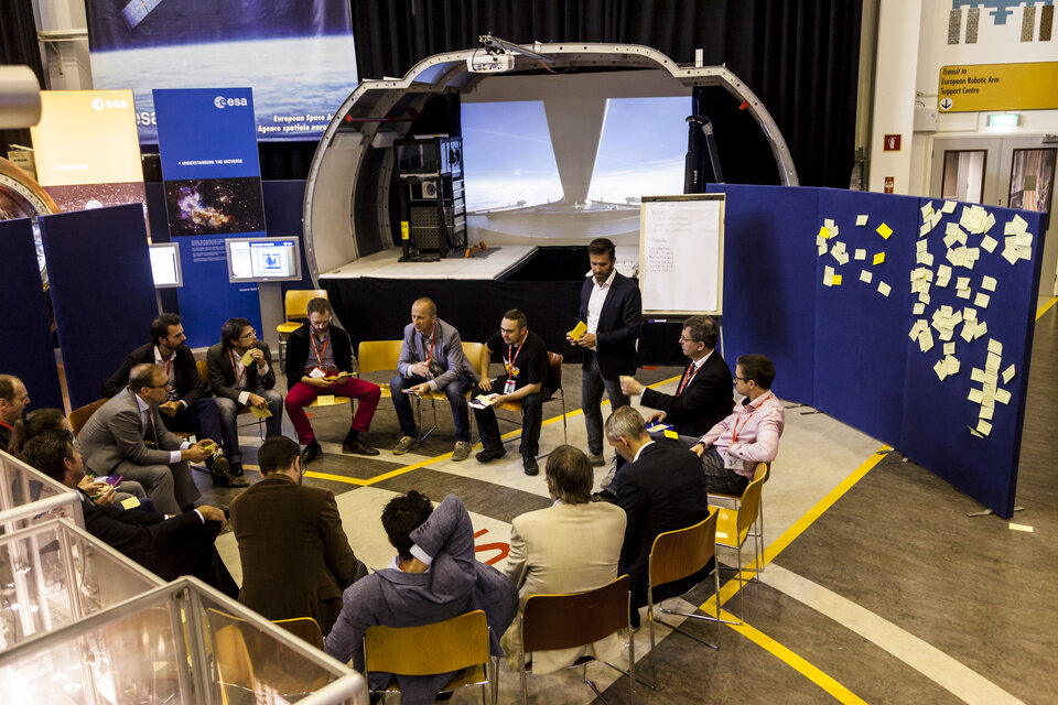 Brainstorming: Mehr als 60 Experten diskutieren Ideen für die In-Situ Resource Utilisation (ISRU)