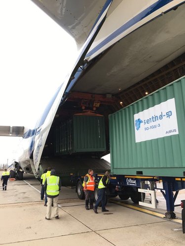 Loading Sentinel-5P onto Antonov