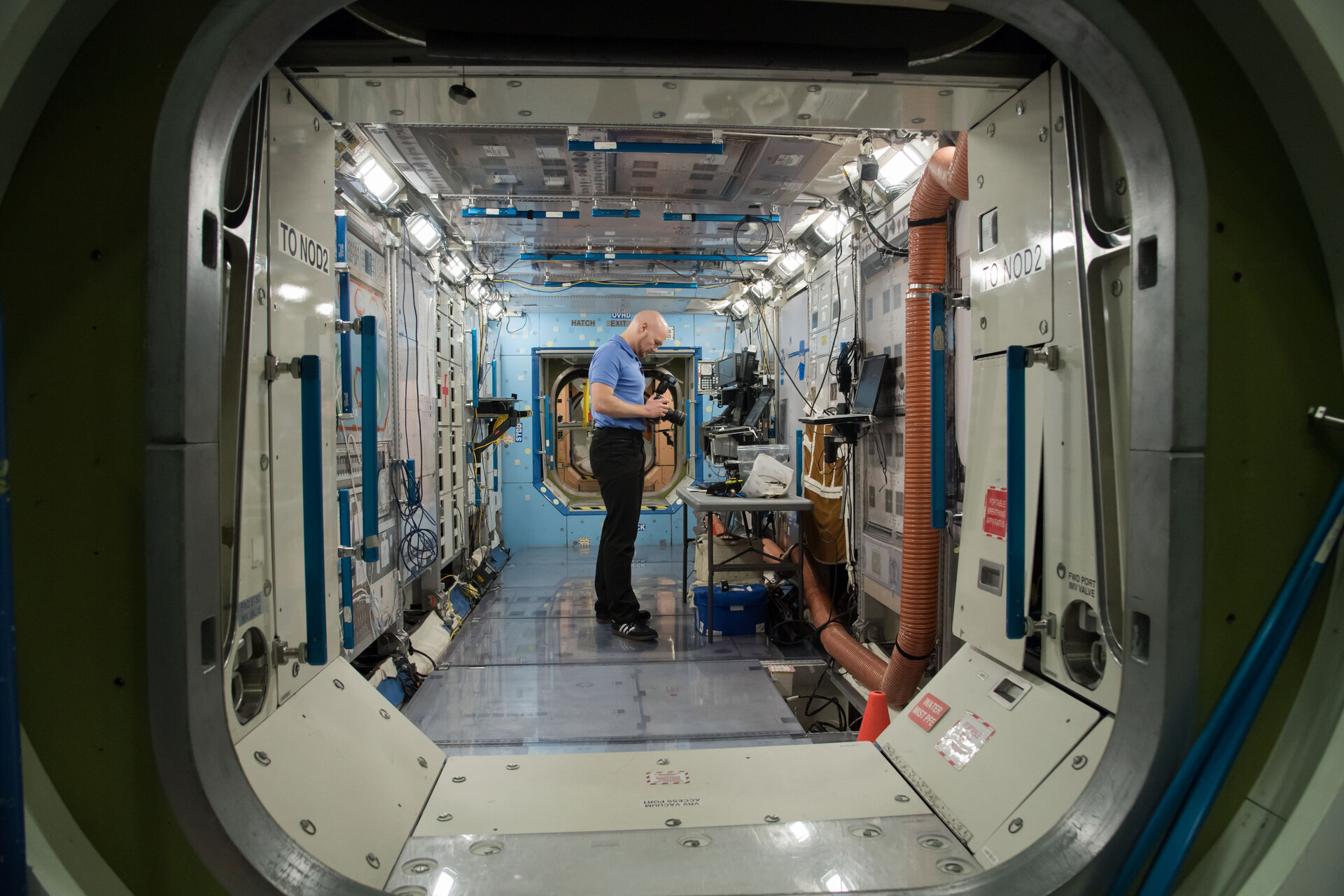 Expedition 56/57 crew members training