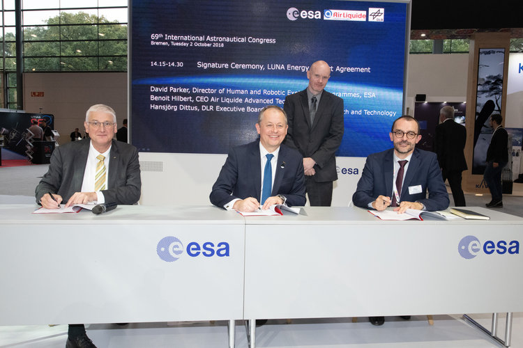 Hansjörg Dittus, David Parker, Benoit Hilbert