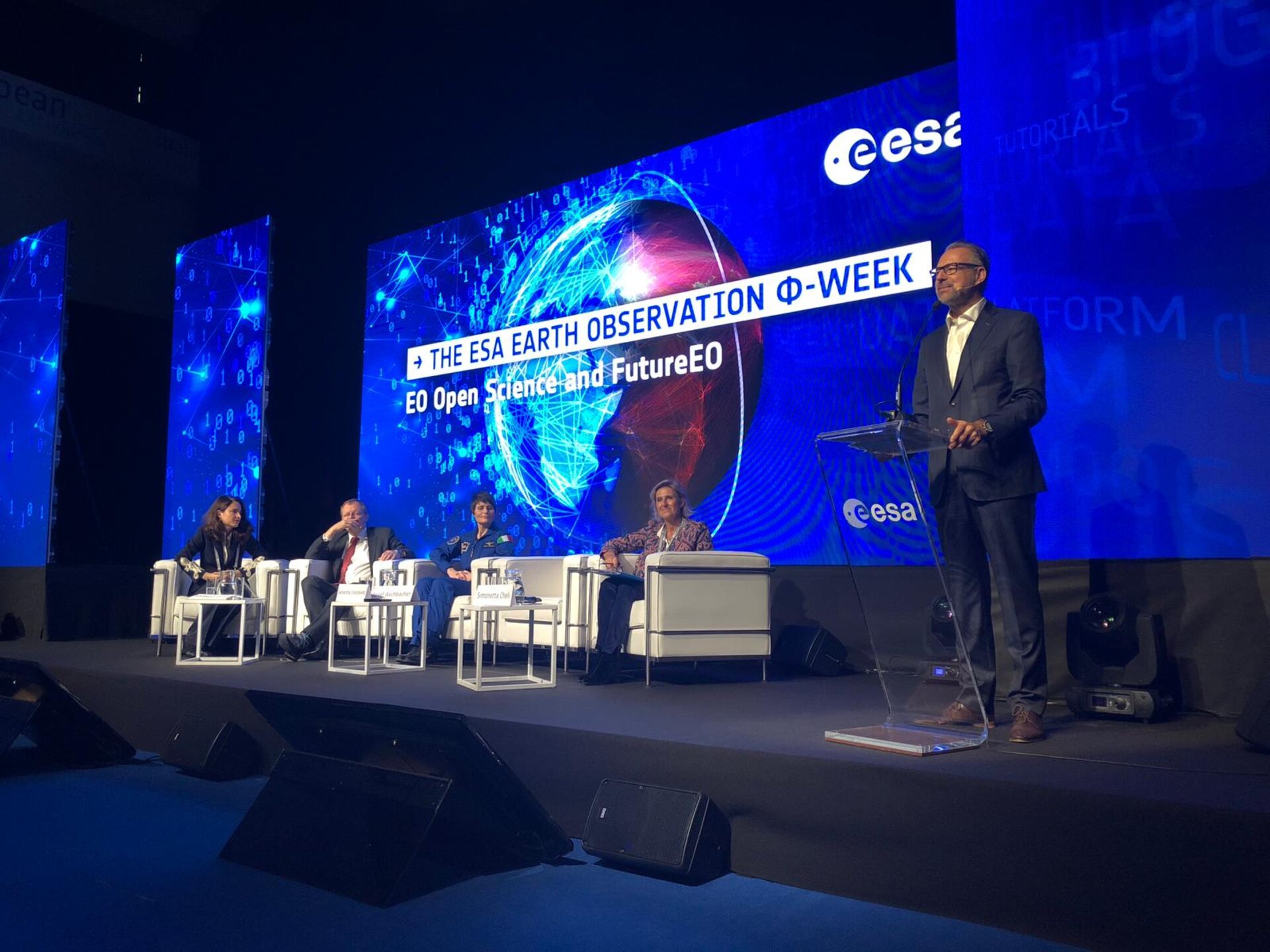 Josef Aschbacher opening the ɸ-week