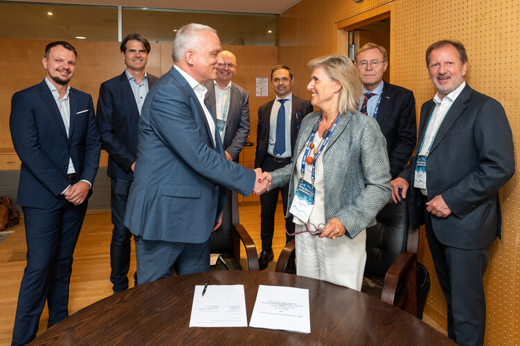 CO2M contract rider signature