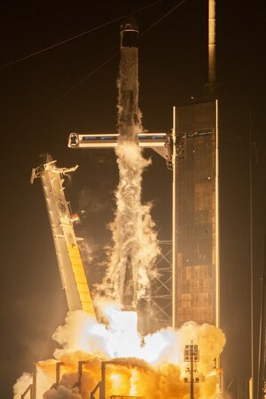 Liftoff of Crew-4 to the International Space Station