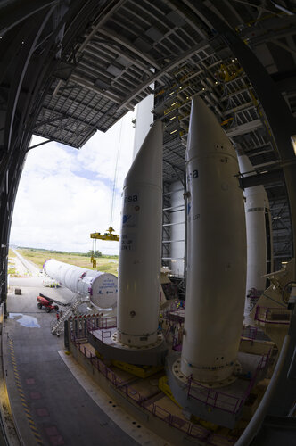 Ariane 6 central core transfer and verticalisation