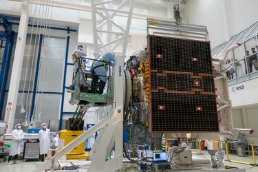 Preparing to unfold EarthCARE solar wing