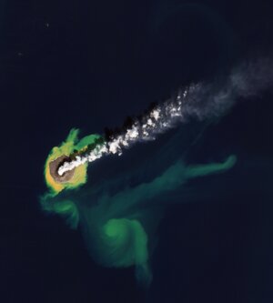 This Copernicus Sentinel-2 image features the Japanese island of Nishinoshima, in the northwest Pacific Ocean.