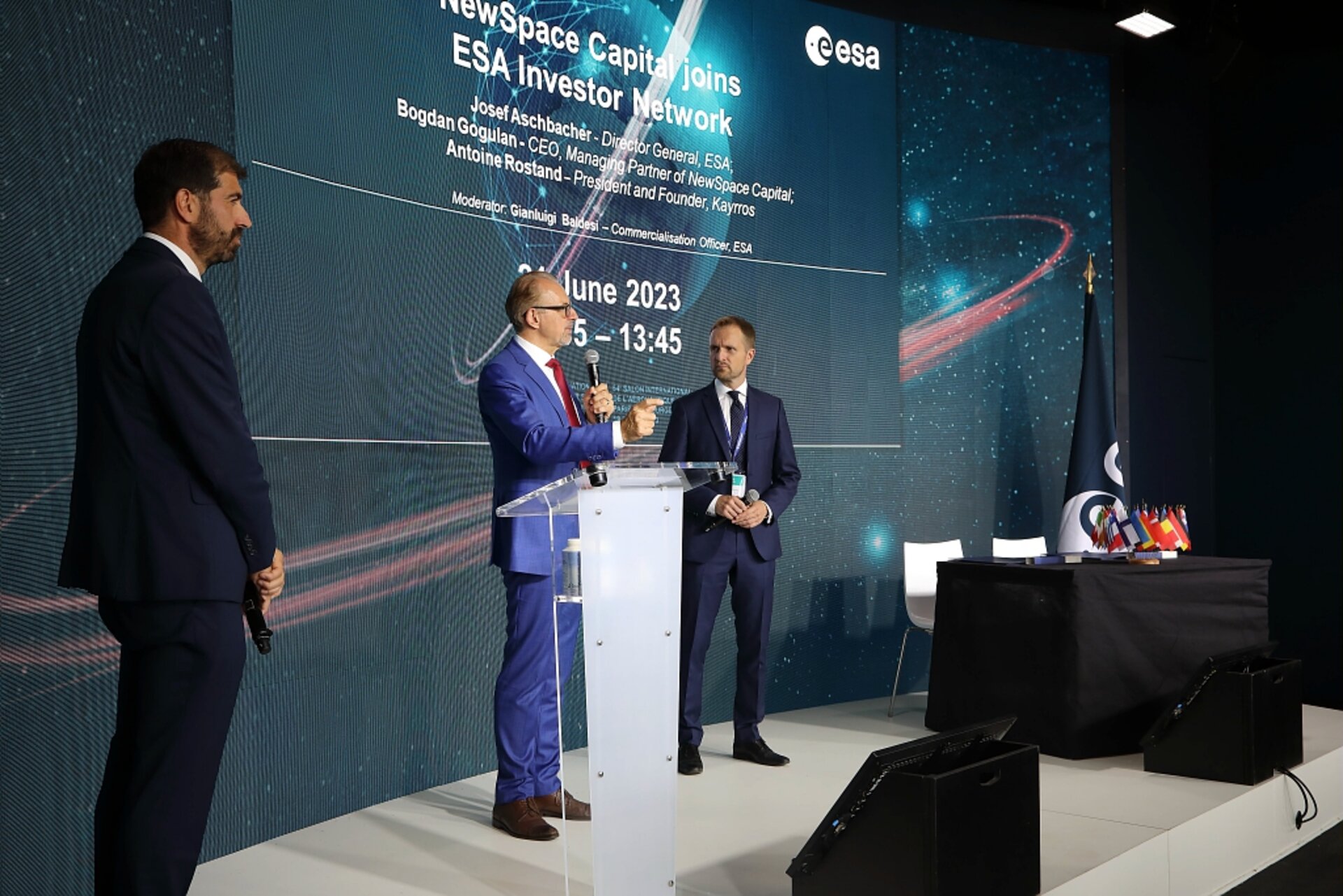 Contract signature with NewSpace Capital