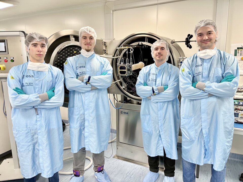 Les étudiants de l'équipe 3Cat4 à l'ESEC