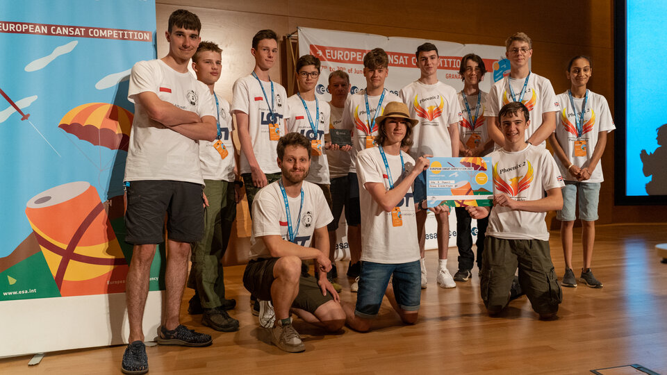 Honorary Award - Dr0p from Poland & Phoenix 2 from the United Kingdom