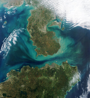 The Copernicus Sentinel-2 mission takes us over the Hainan Strait in southern China.